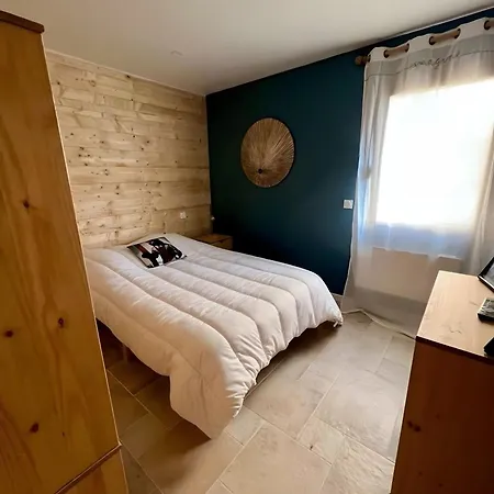 Le Des Monts Nyaraló